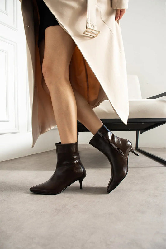 Vera Kadın Sivri Burun Topuklu Bot - Kahve Melodi Ayakkabı