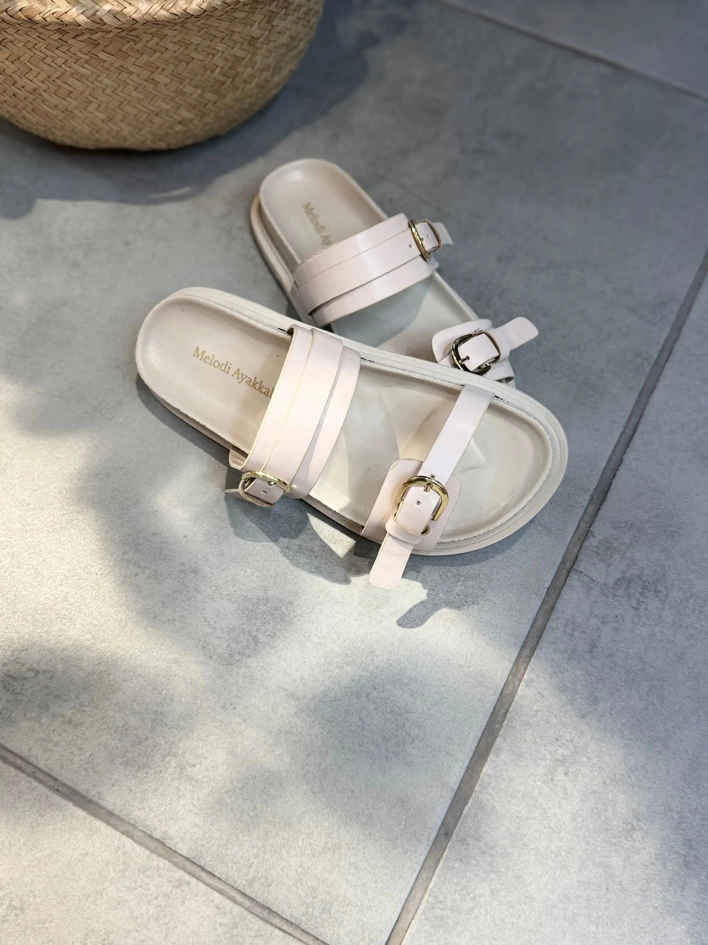 Lavinia Kadın Çift Tokalı Rahat Terlik – Günlük Yazlık Trend Terlik Melodiayakkabı