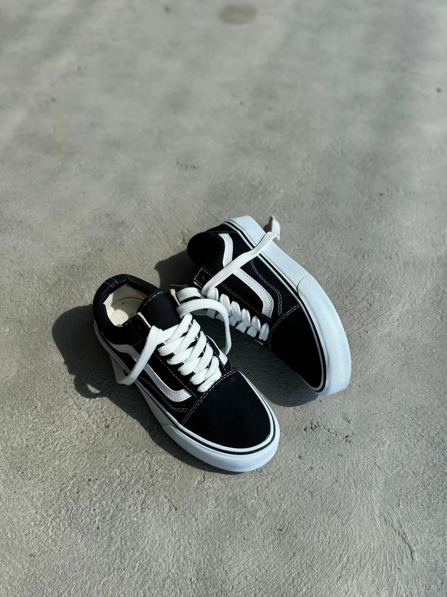 Klasik Siyah-Beyaz Spor Ayakkabı Melodi Ayakkabı