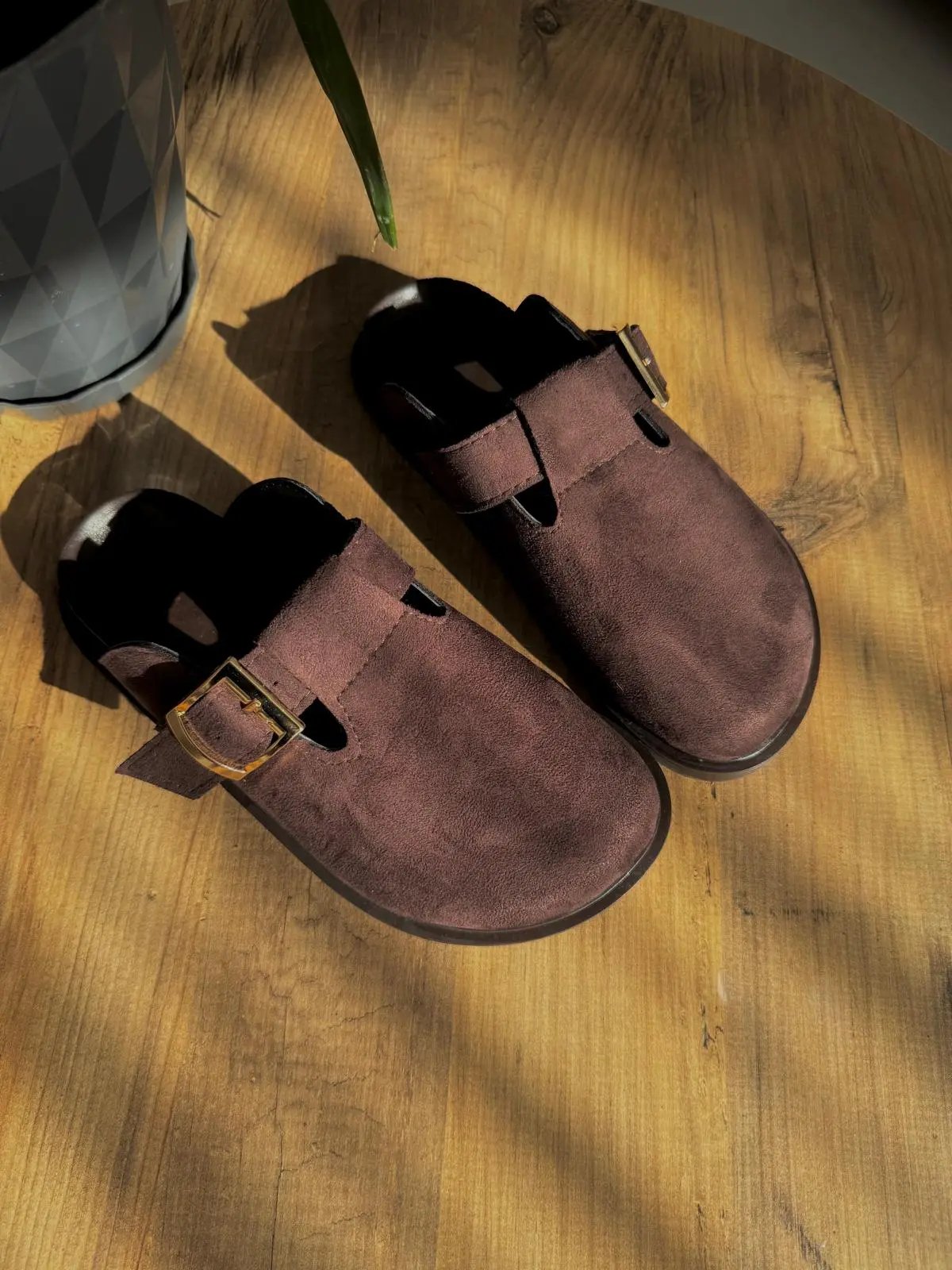 Lumi El Kahve Yapımı Kadın Önü Kapalı Toka Detaylı Kadın Terlik – Günlük Şıklık ve Konfor Melodi Ayakkabı