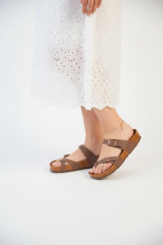 Kahverengi Terlik - Yan Poz 3