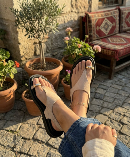 Solara Parmak Arası Sandalet