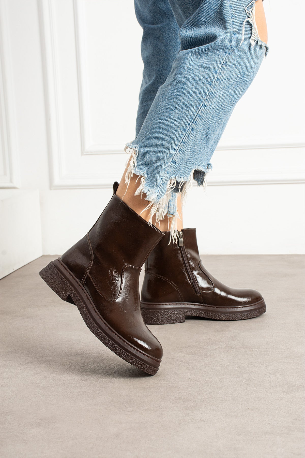 Arden Kadın Kahverengi Rugan  Fermuarlı Bot Melodi Ayakkabı