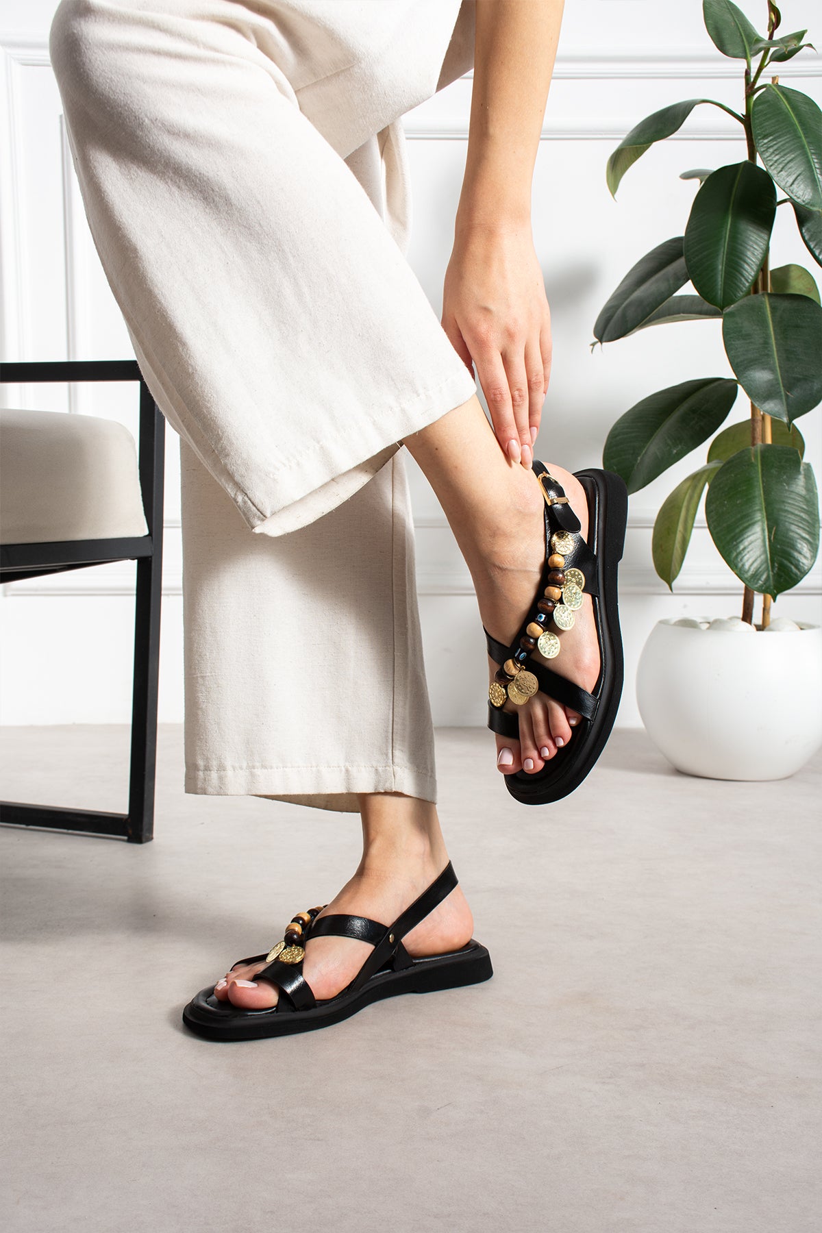 Sela  Boncuk Detaylı Rahat Sandalet