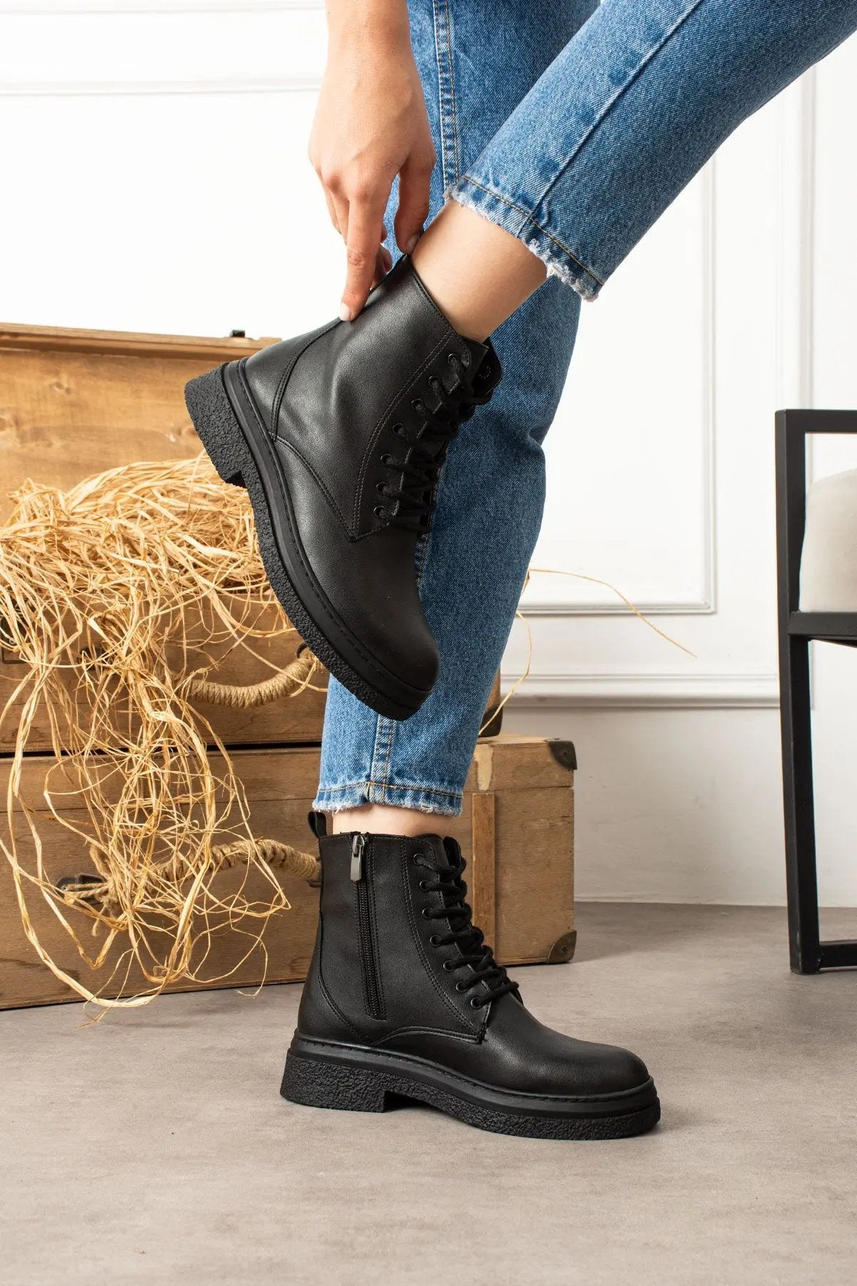 Mary Kadın Fermuarlı Bağcıklı Postal Bot - Kalın Taban Sıcak Astarlı Şık Kışlık Bot Melodi Ayakkabı