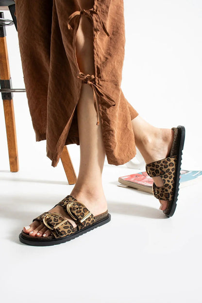 Melodi Laura Kadın Leopar Çift Tokalı Zımbalı Günlük Terlik – Rahat & Şık Yazlık Model Melodiayakkabı