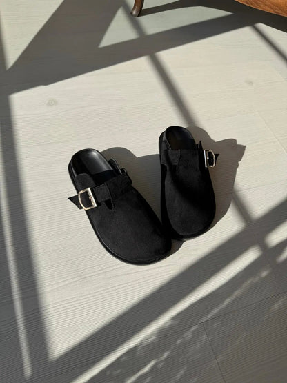 Lumi El Siyah Yapımı Kadın Önü Kapalı Toka Detaylı Kadın Terlik – Günlük Şıklık ve Konfor Melodiayakkabı