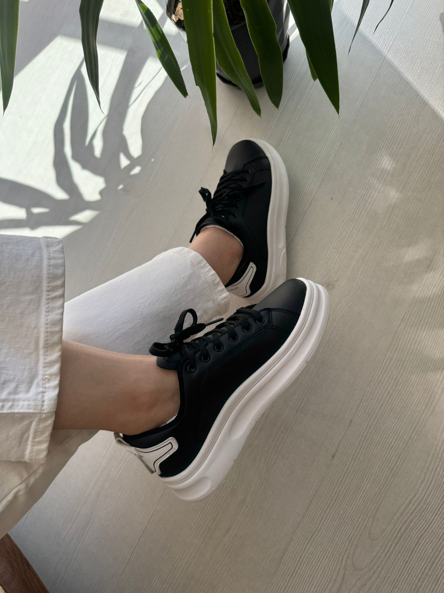 Fray Siyah Beyaz Günlük Spor Sneakers