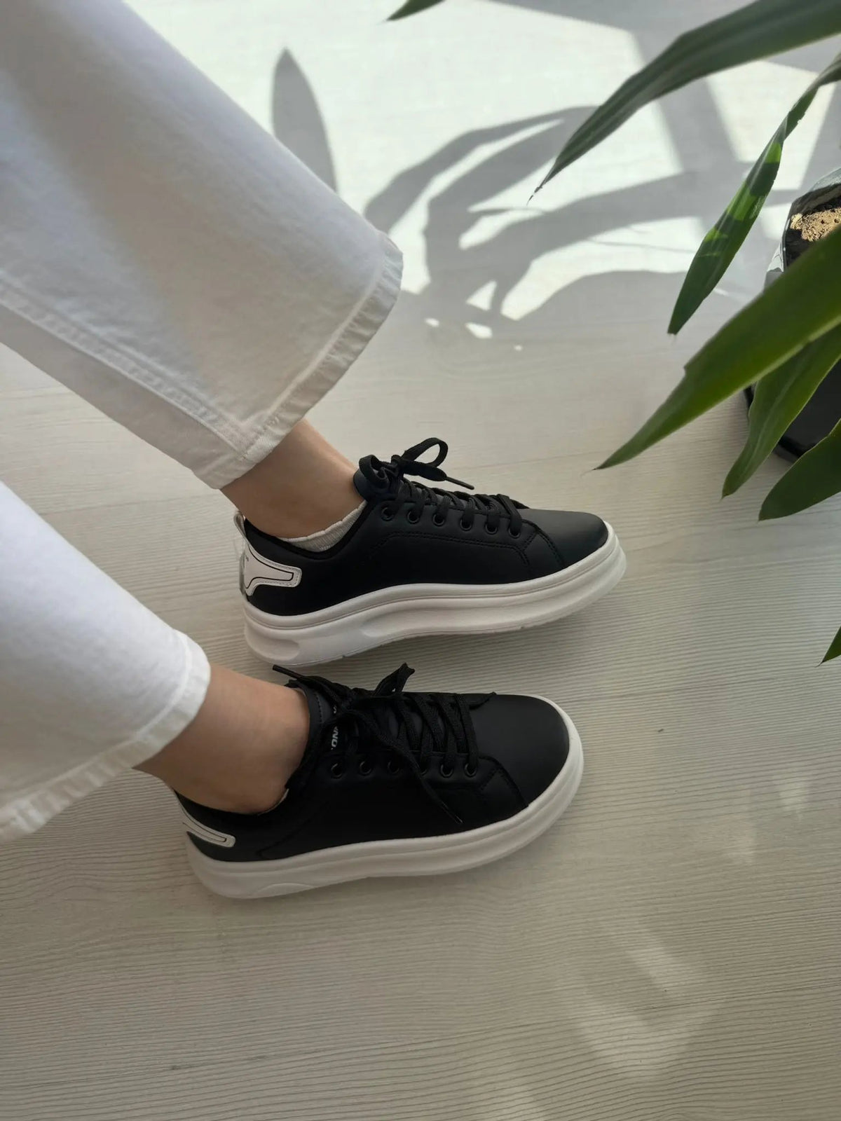 Fray Siyah Beyaz Günlük Spor Sneakers Melodi Ayakkabı