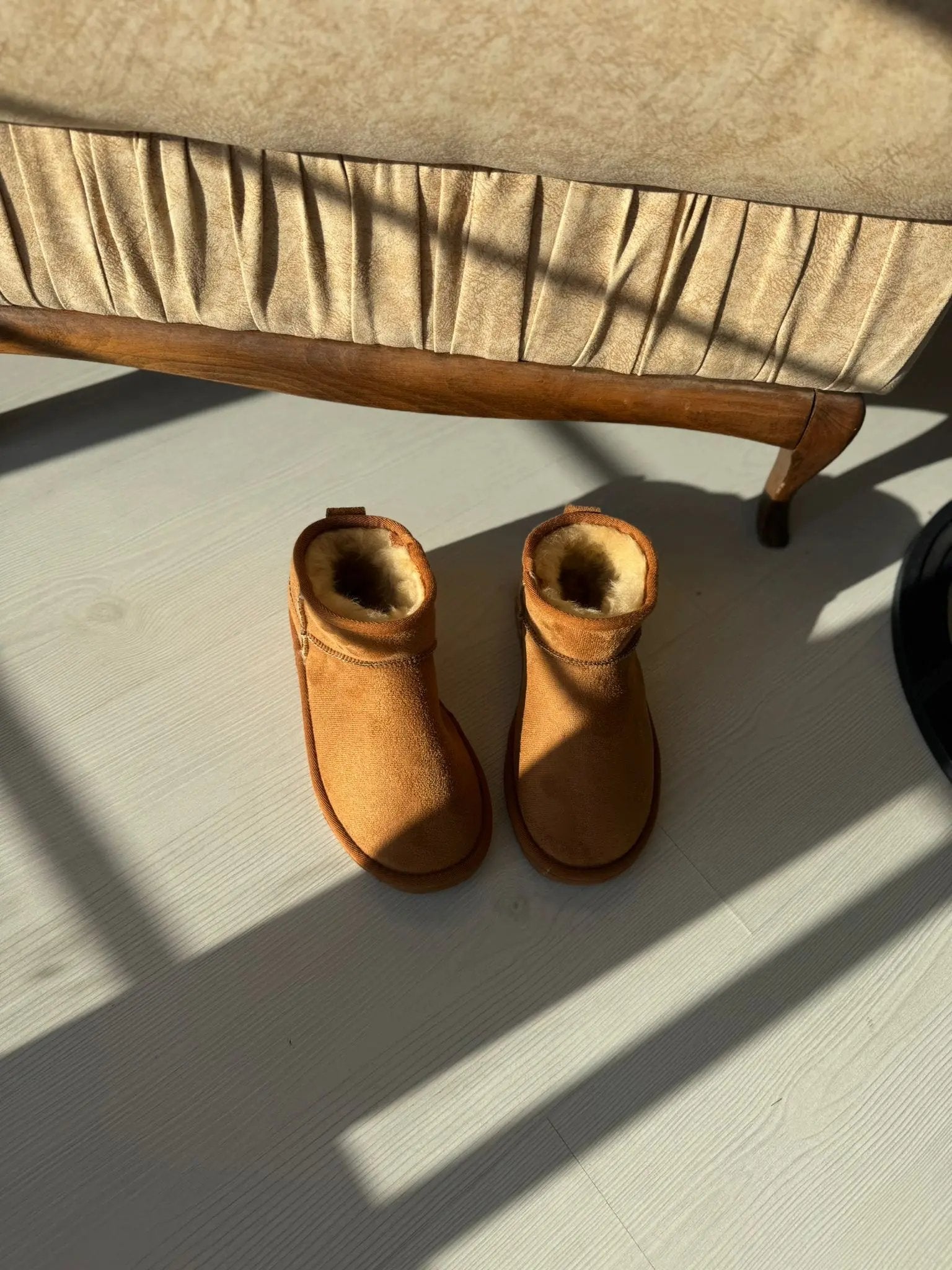 Mini Alçak Taban Süet İçi Kürklü Kadın Bot Melodi Ayakkabı