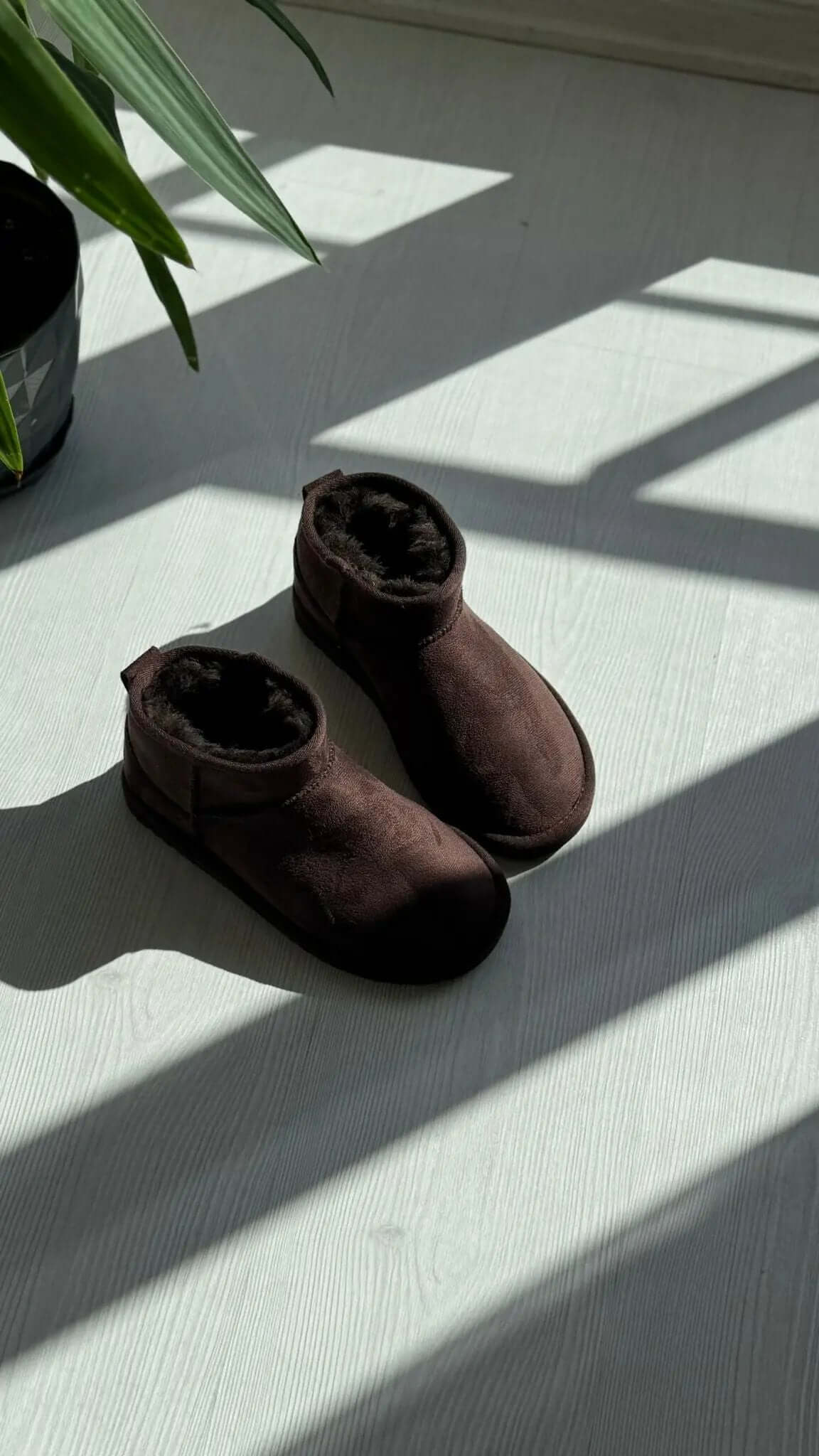 Mini Alçak Taban Süet İçi Kürklü Kadın Bot Melodi Ayakkabı