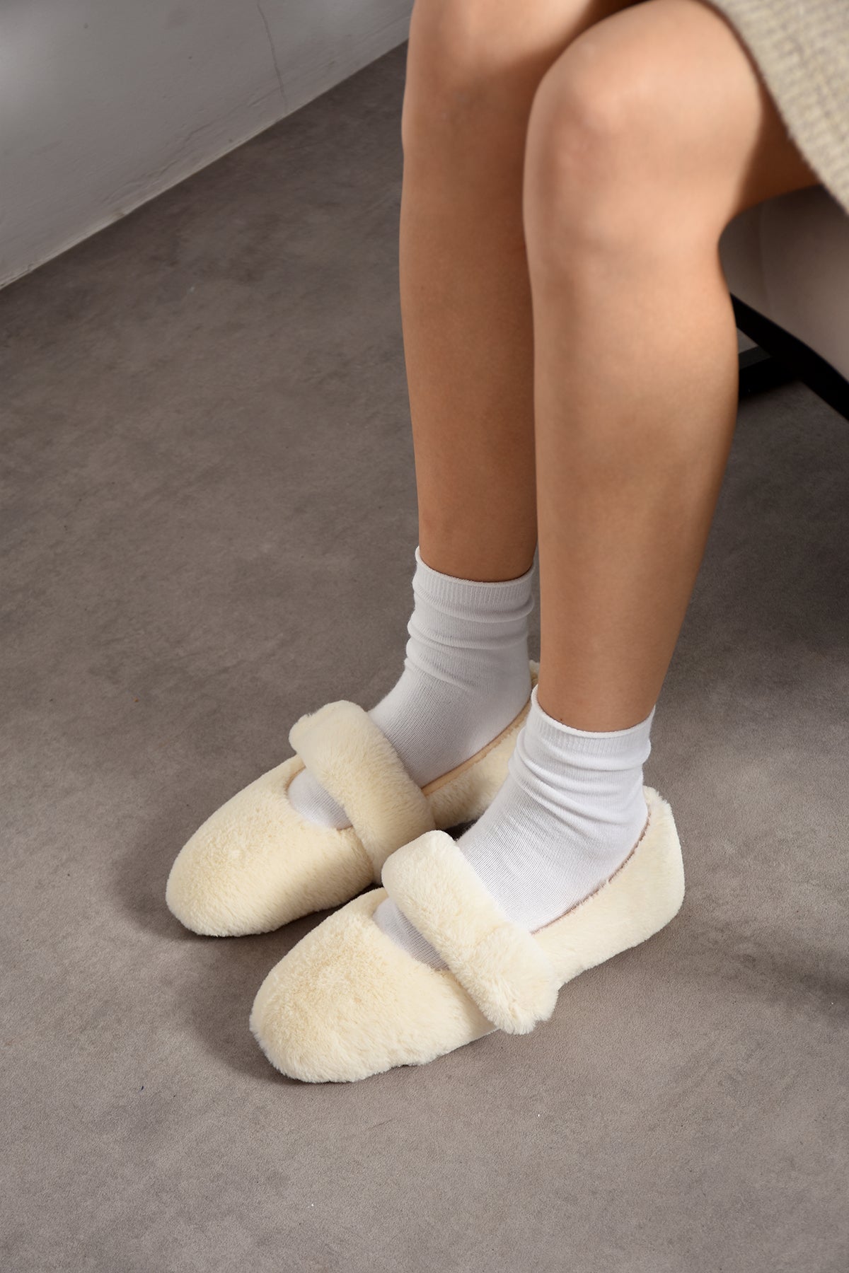Peluş Ev Babeti–Tüylü Ultra Yumuşak Hafif Sıcak Konforlu Panduf